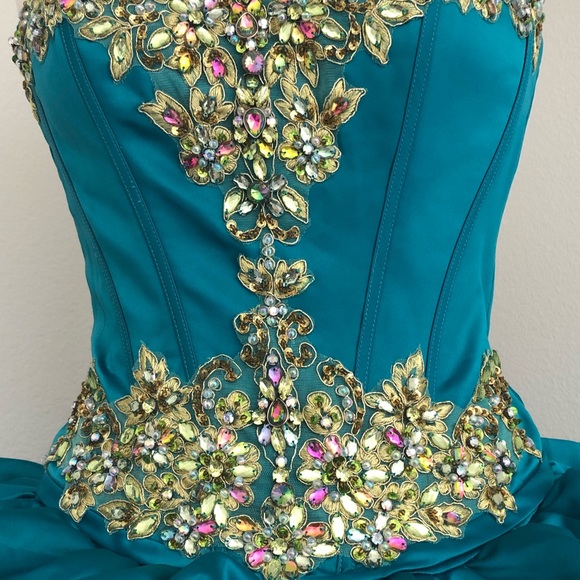 Vestido para quinceañera 👗 - Picture 2 of 7